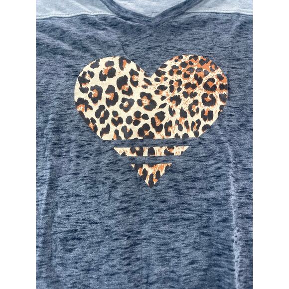 No Boundaries Girls Gray Leopard Heart Short Sleeve Tee Junior's Medium 7-9 - Picture 6 of 6